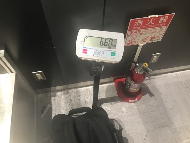 成田空港荷物測定器